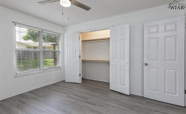 Building Photo - 1309 Harvey Dr