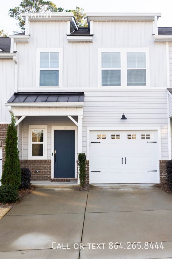 Building Photo - Like-New Townhome with a Fence & Garage!