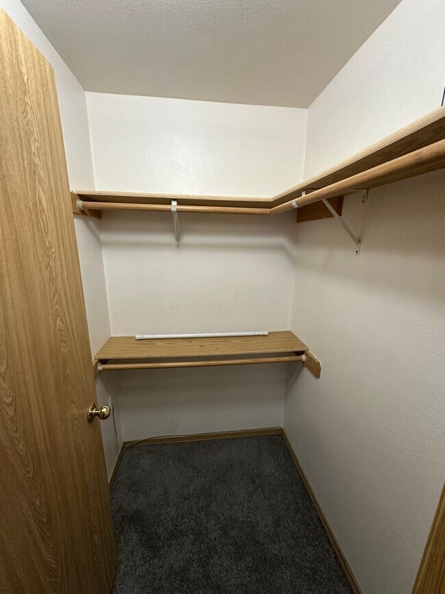 Building Photo - Beautiful 3-Bedroom Home in Gated Clearwood Community!