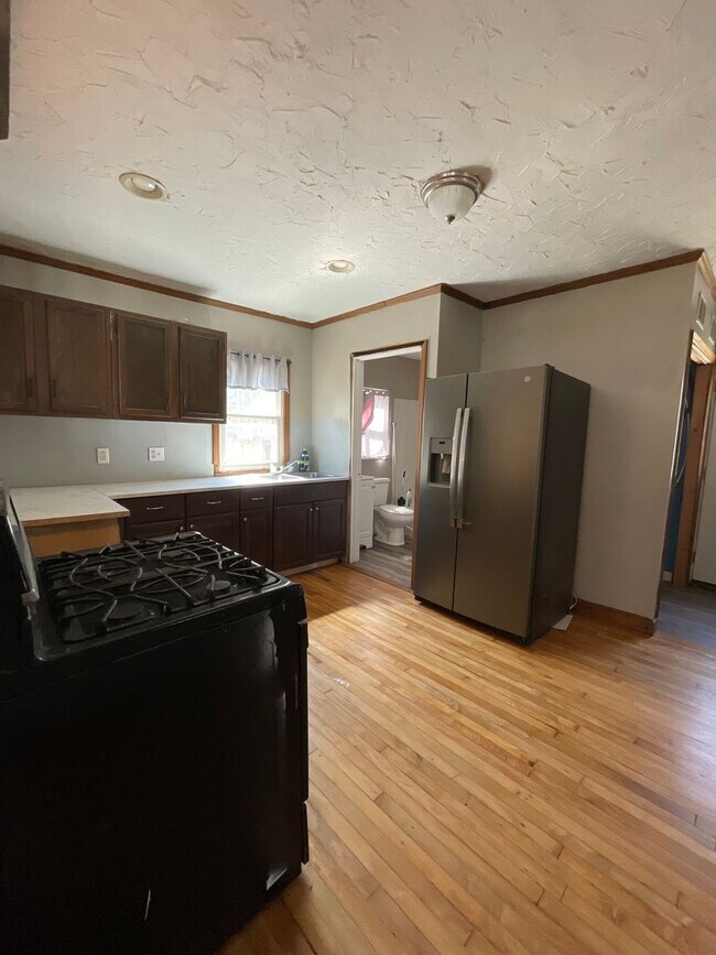 Building Photo - 209 Congress St