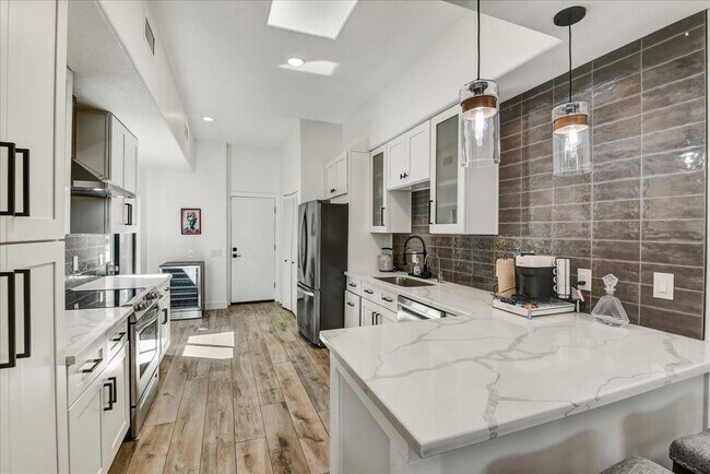 Building Photo - 4830 N 65th St