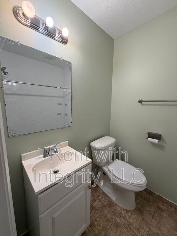 Building Photo - 2304 Hartsfield Ct