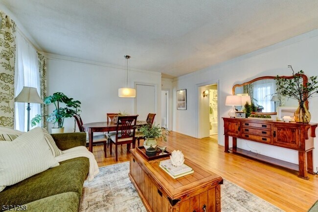 Building Photo - 11 Sterling Pkwy