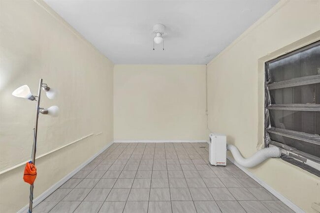 Building Photo - 2221 SW 67th Ave