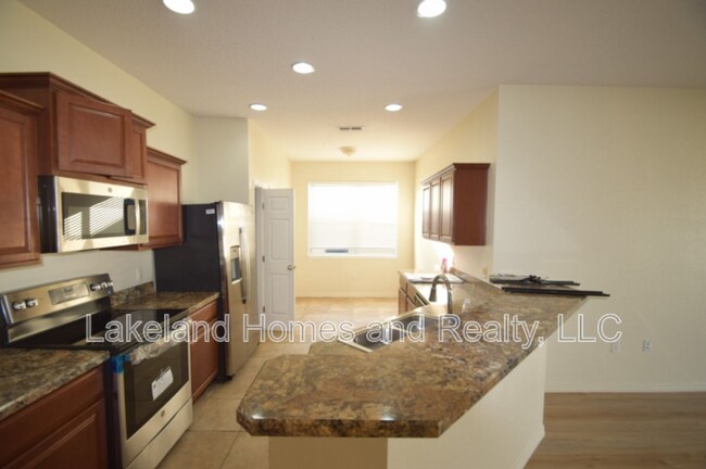 Building Photo - 823 Krenson Woods Ln