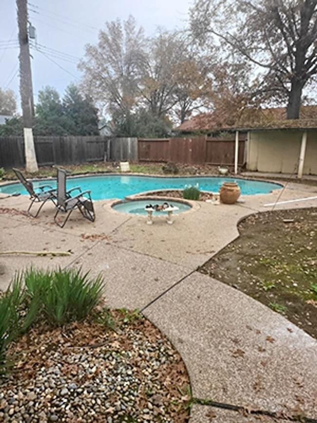 Building Photo - 2540 El Burlon Cir