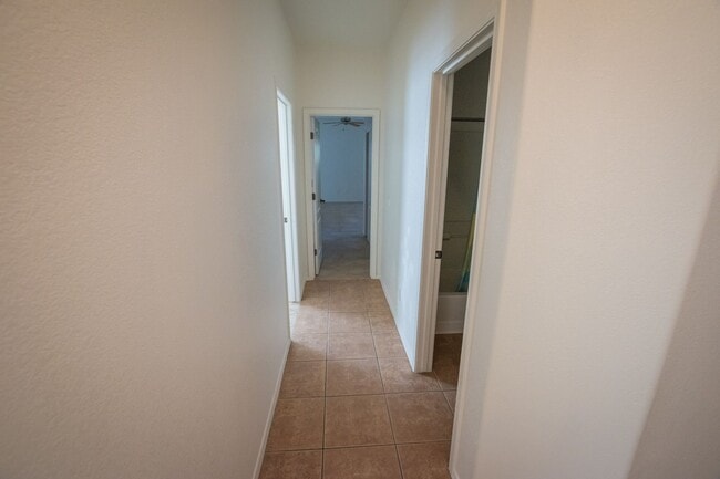 Building Photo - Charming 4 Bedroom, 3 Bath Home, with 2 Ca...