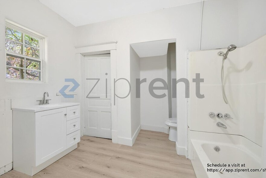 Building Photo - 3711 Wendelkin St