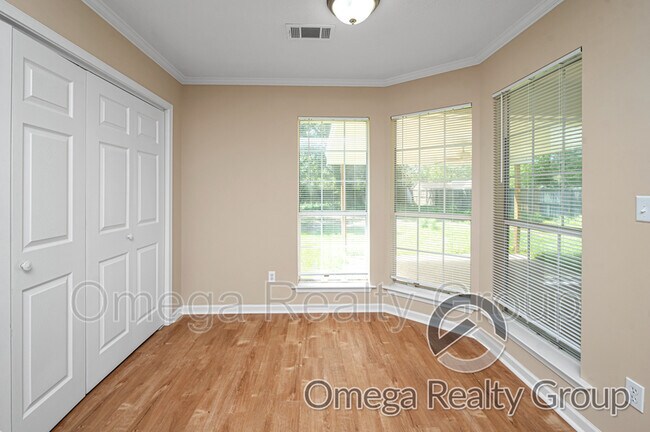 Building Photo - 536 Deer Path