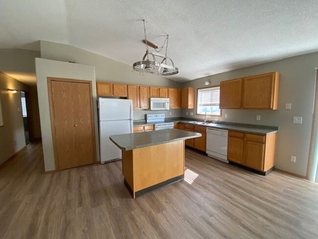 Building Photo - 6013 23rd St S