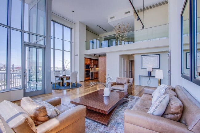 Building Photo - Absolutely stunning high rise loft at Metr...
