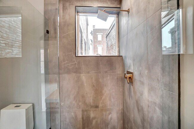 Building Photo - 1534 Republic St