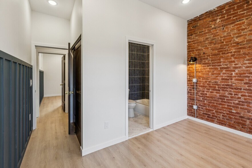 Front bedroom - 1342 S Stanley St