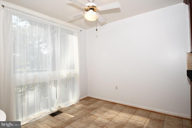 Building Photo - 8147 Inverness Ridge Rd