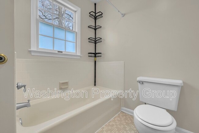 Building Photo - 5602 Grouper Ct