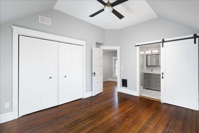 Building Photo - 18 N Main St