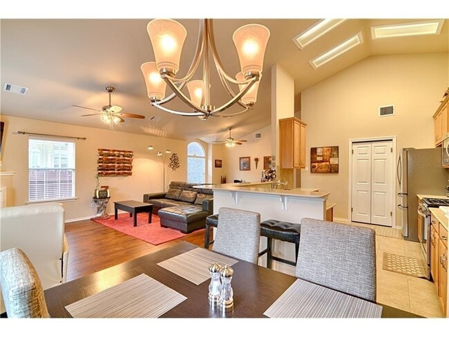 Building Photo - 3321 Tavistock Dr