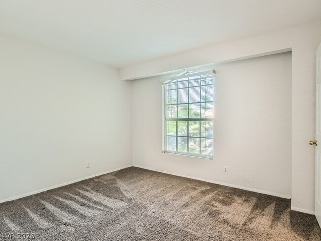 Building Photo - 1044 Grammy Dr