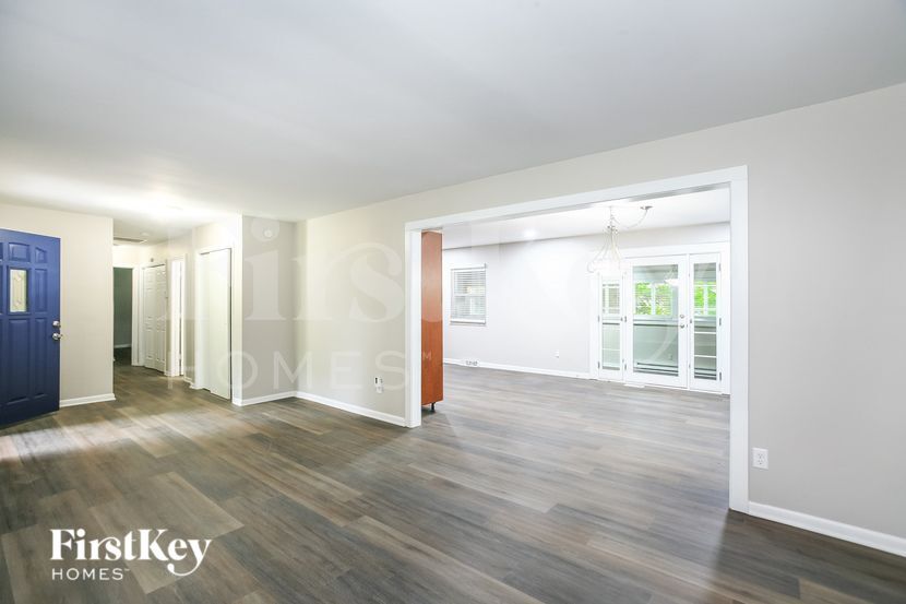 Building Photo - 6050 Northland Rd