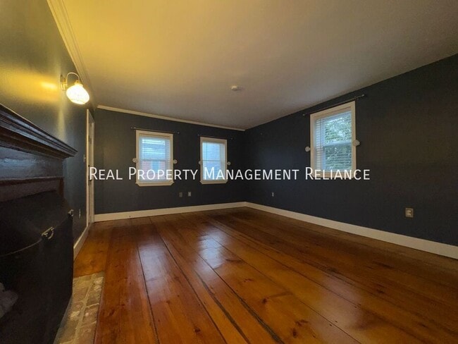 Building Photo - 22 Kent St