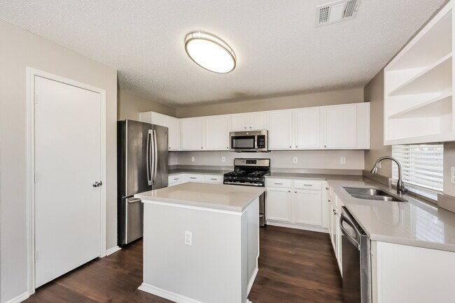 Building Photo - 249 Heritage Dr