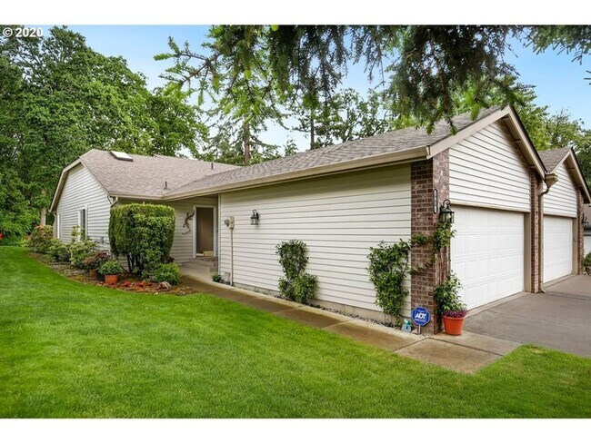 Building Photo - 2 Bed 2 Bath Summerwood Village Condo! Move In Special!