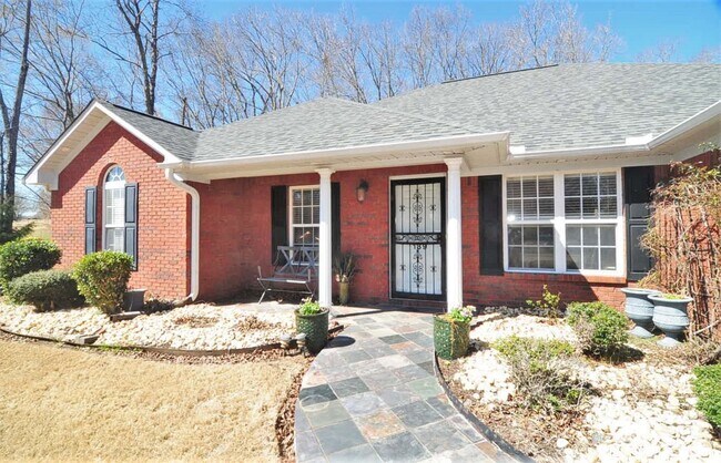 Building Photo - Updated Stunner