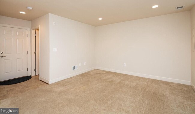 Building Photo - 3431 Kemper Rd