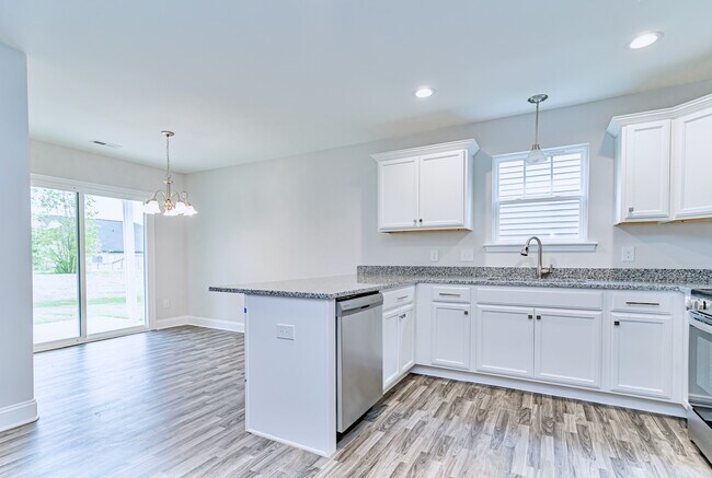 Building Photo - 819 Marple Pl