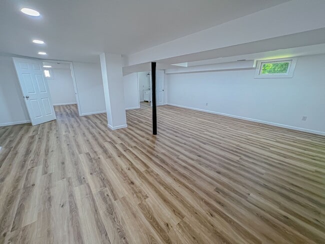 Building Photo - Completely Renovated Ranch in Parkland Sch...