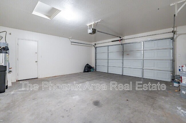 Building Photo - 28214 N Quartz Way