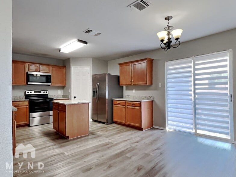 Building Photo - 6614 Estes Flats