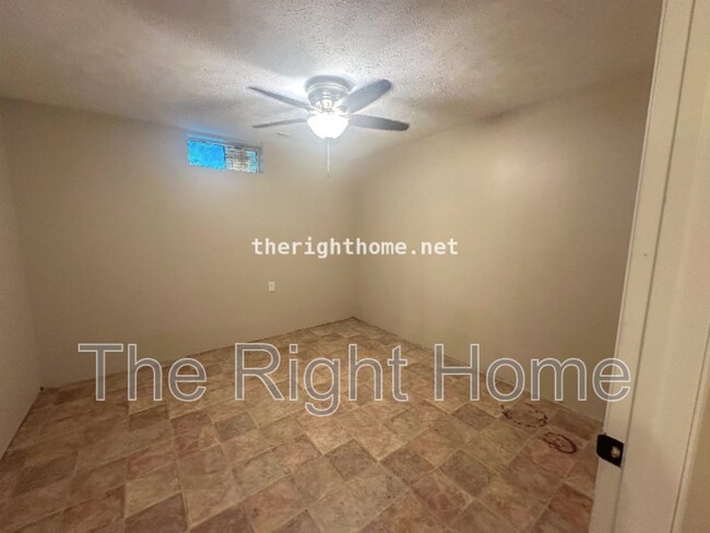 Building Photo - 6424 N 68th St