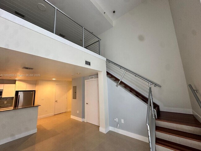 Building Photo - 1050 Brickell Ave