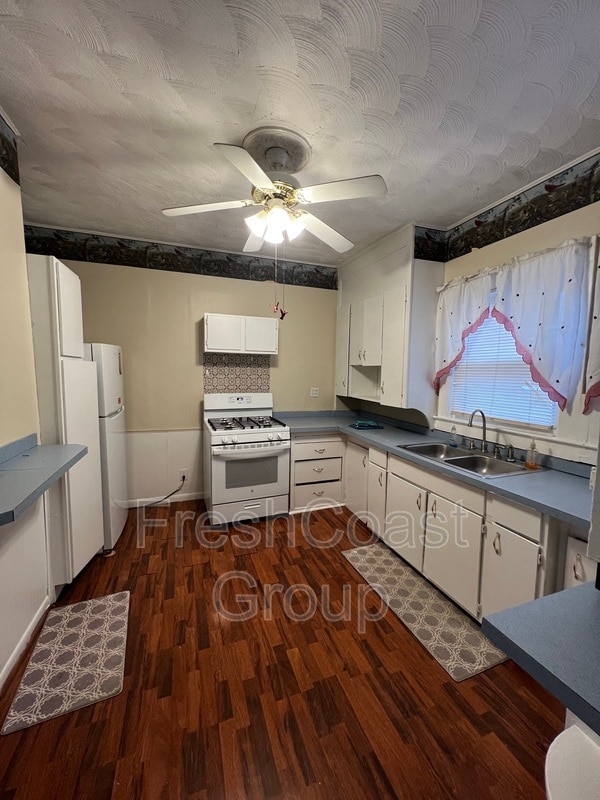 Building Photo - 3418 Mapledale Ave