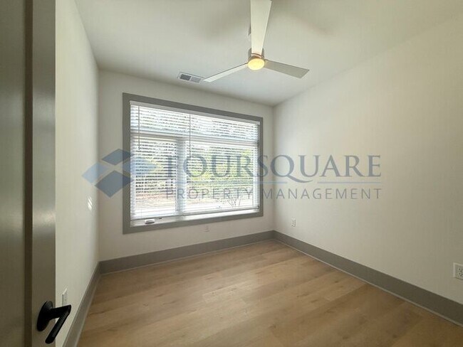 Building Photo - Modern 4-Bed / 4 Bath Townhome with Fireplace, Outdoor Spaces & Fenced Yard – Inside the Beltline...