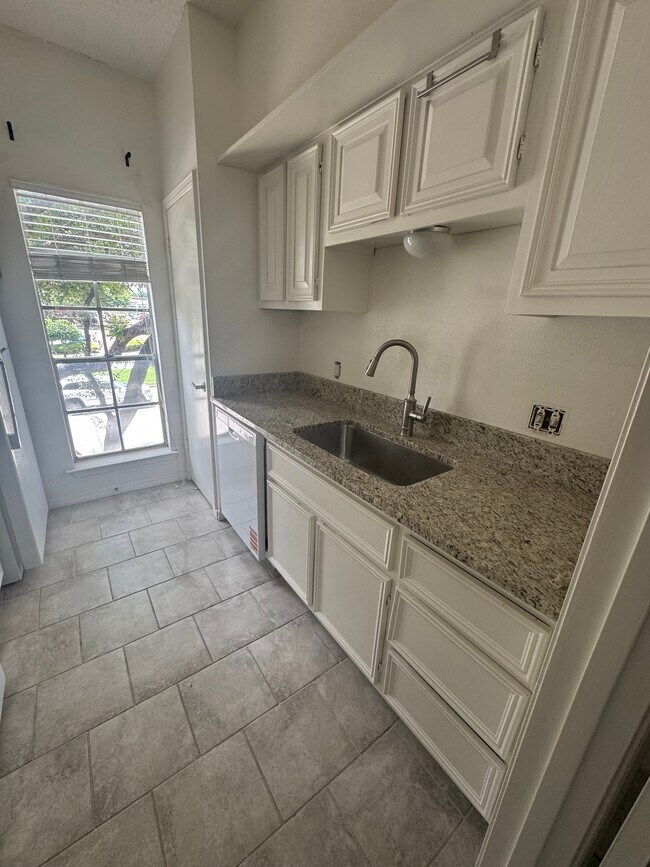 Building Photo - 4438 Harlanwood Dr