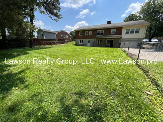 Building Photo - Spacious Ranch in North Lakes