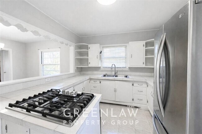 Building Photo - 1944 Lyle Ave