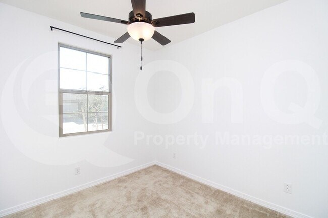 Building Photo - 1378 W Macaw Dr