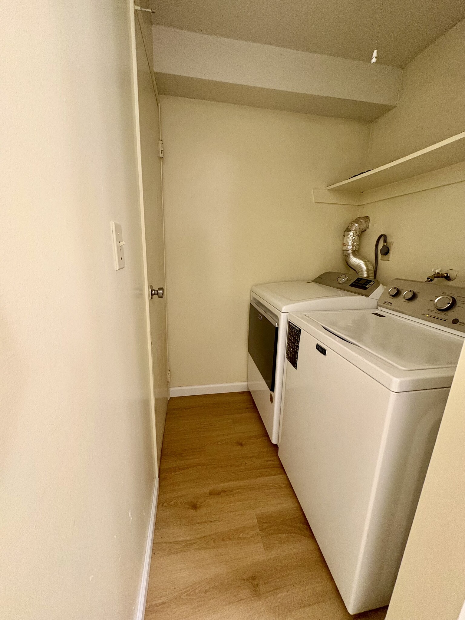 In unit washer-dryer - 3 Post Oak Ln