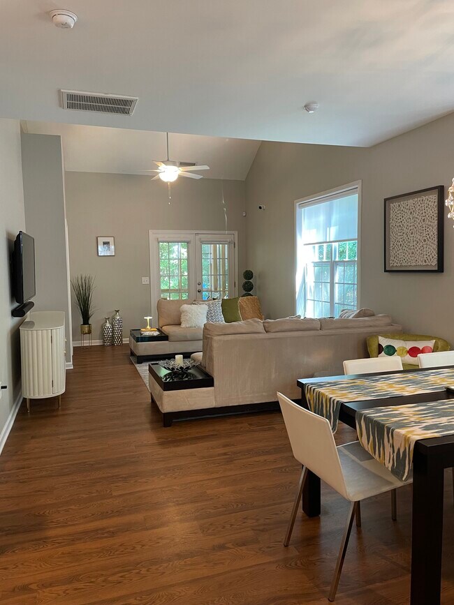 Building Photo - 844 Horton Rd