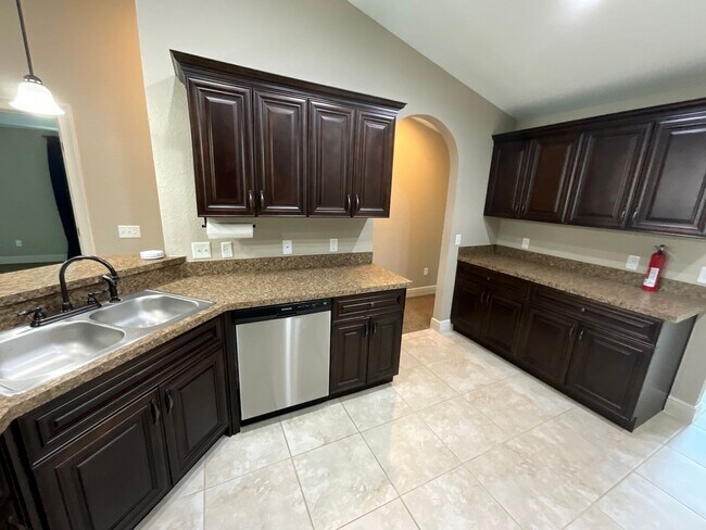 Building Photo - 455 Marion Oaks Ln