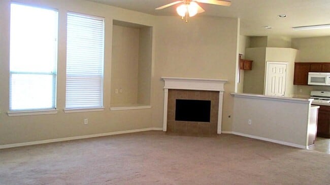 Building Photo - 7905 Diamond Oak Dr