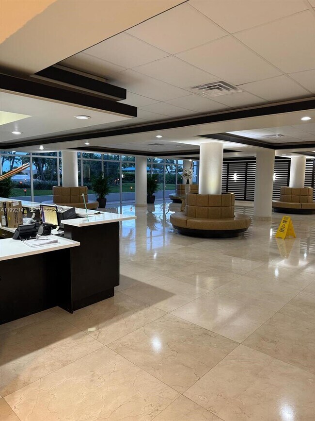 Building Photo - 5005 Collins Ave