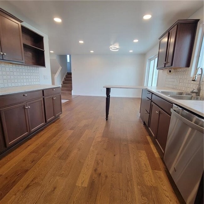 Building Photo - 47 Crimson Bramble Rd