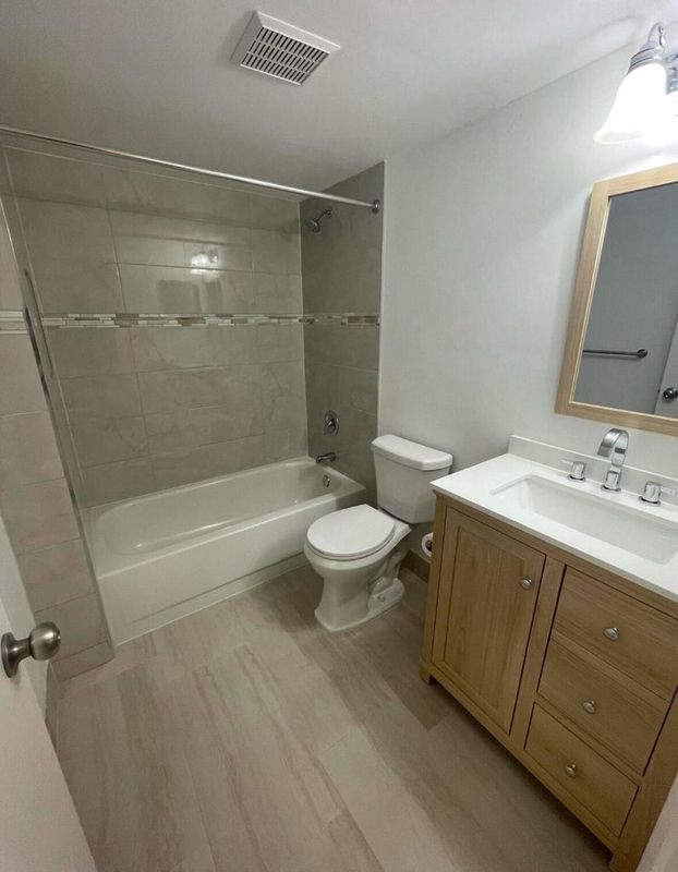 Building Photo - 205 Foxtail Dr