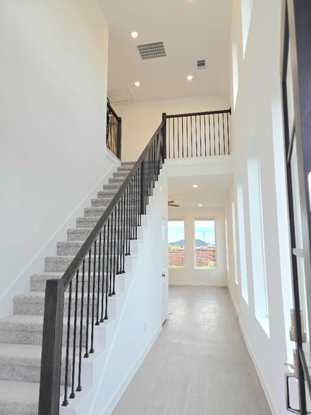 Building Photo - 27139 Blue Pool Dr