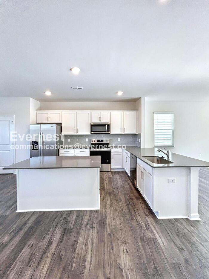 Building Photo - 813 Washington St