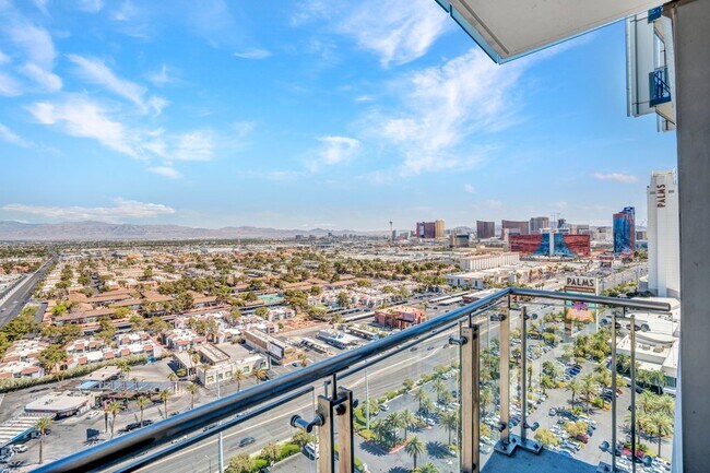 Building Photo - 4381 W Flamingo Rd